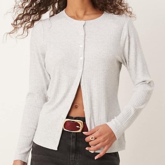 Abercrombie Long-Sleeve Button-Through Wide Rib Top - Picture 1 of 3